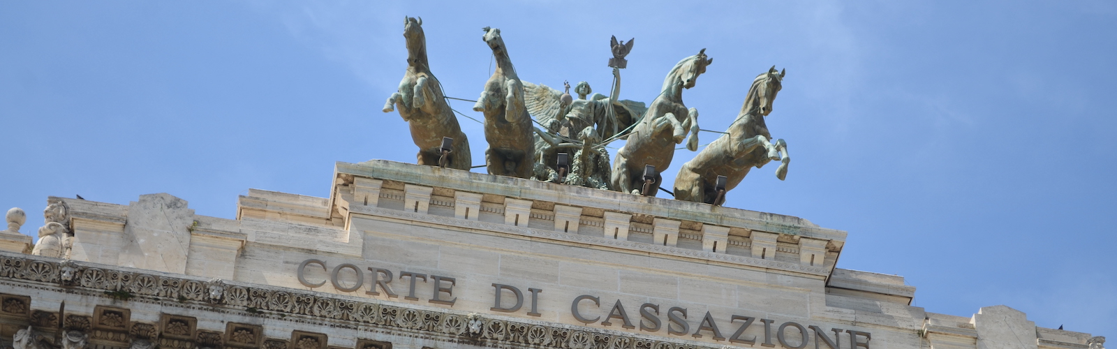 Il Diritto vivente tra legge e giurisprudenza